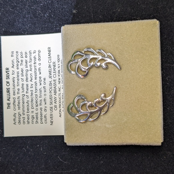Vintage AVON Sterling Silver Feather Earrings, Pierced, NOS - Picture 3 of 3